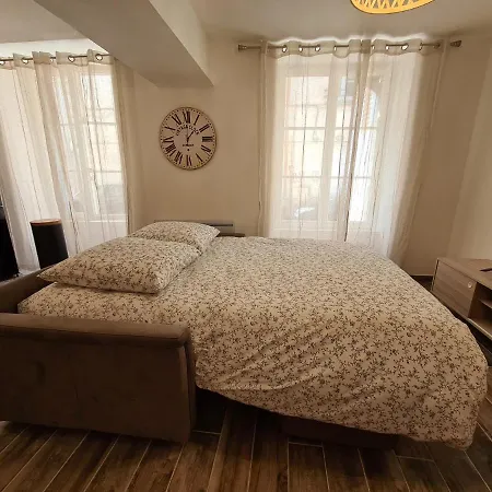 Appart'Hotel- Le Budapest Lägenhet Melun